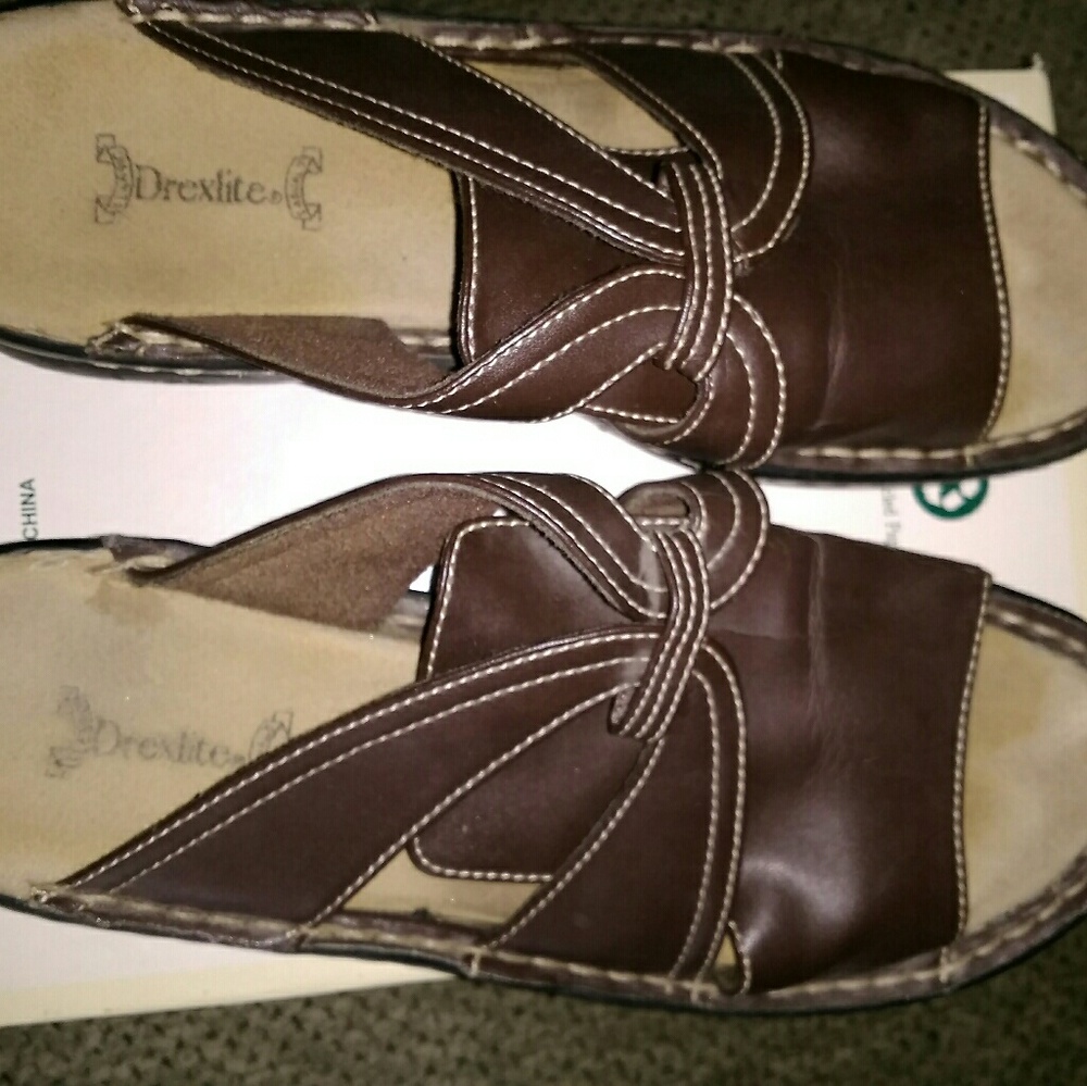 Sandles.  Very nice like new